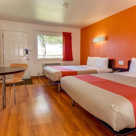 Motel 6-Riverside, Ca - South ภายนอก รูปภาพ
