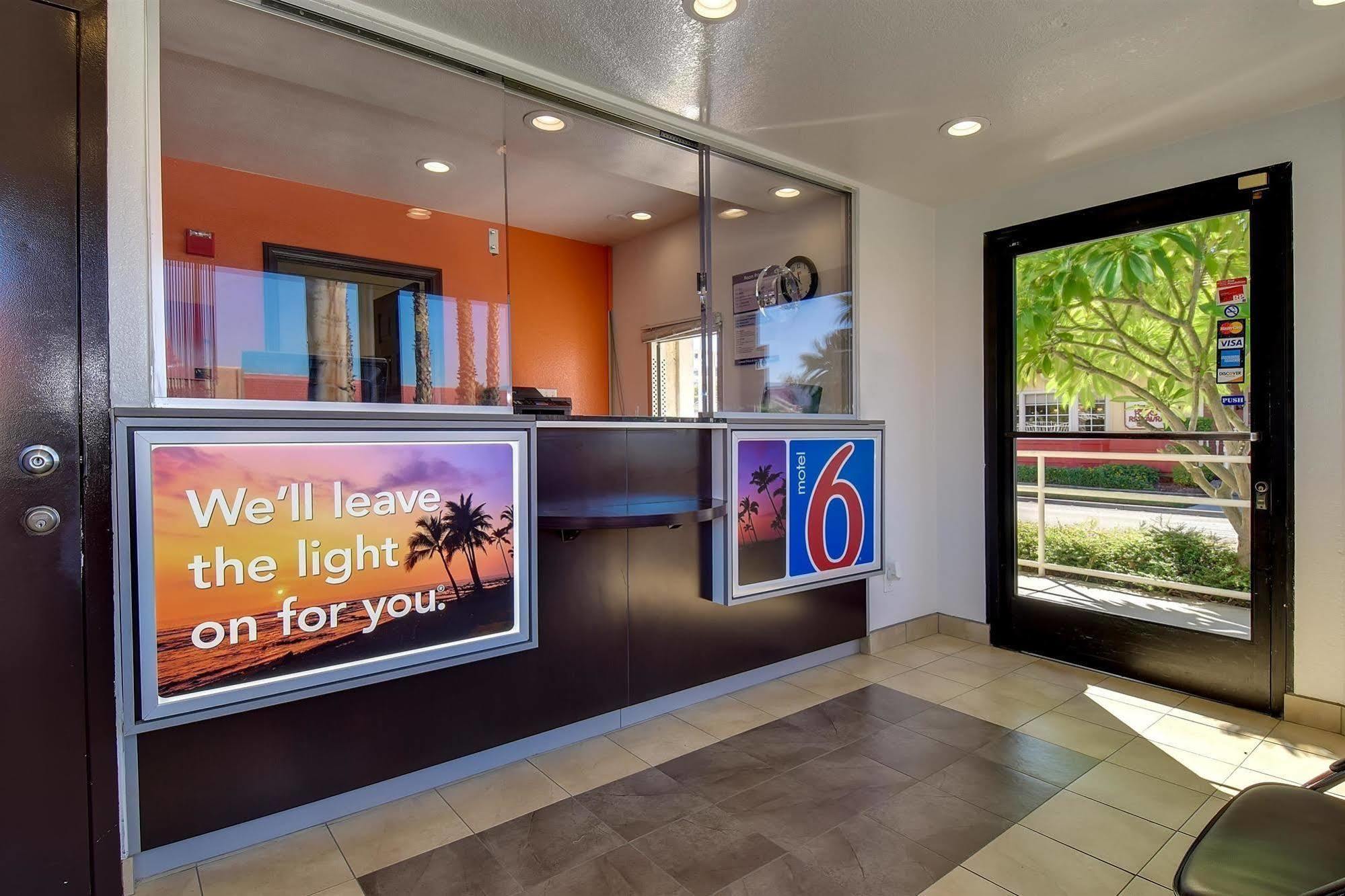 Motel 6-Riverside, Ca - South ภายนอก รูปภาพ