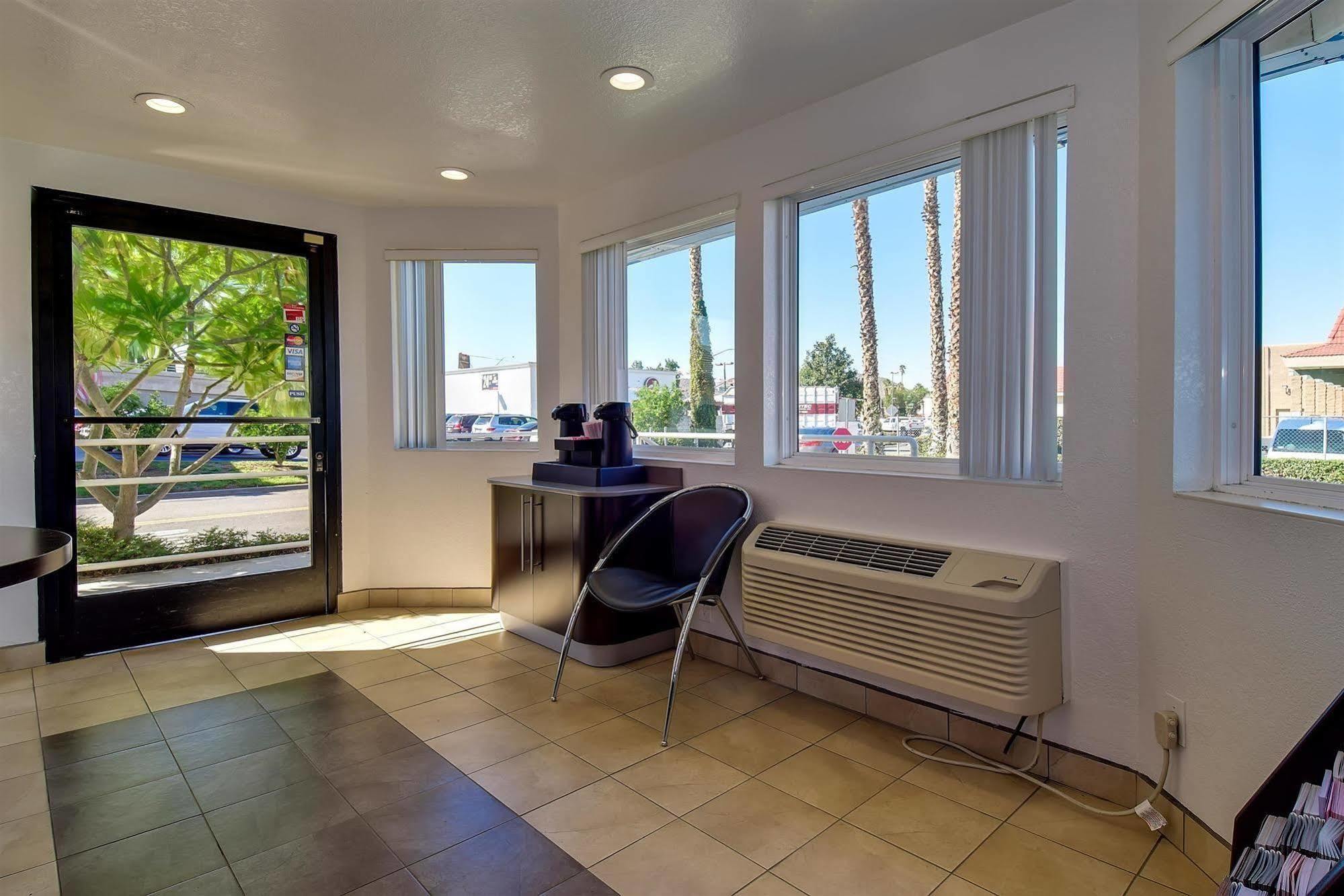 Motel 6-Riverside, Ca - South ภายนอก รูปภาพ