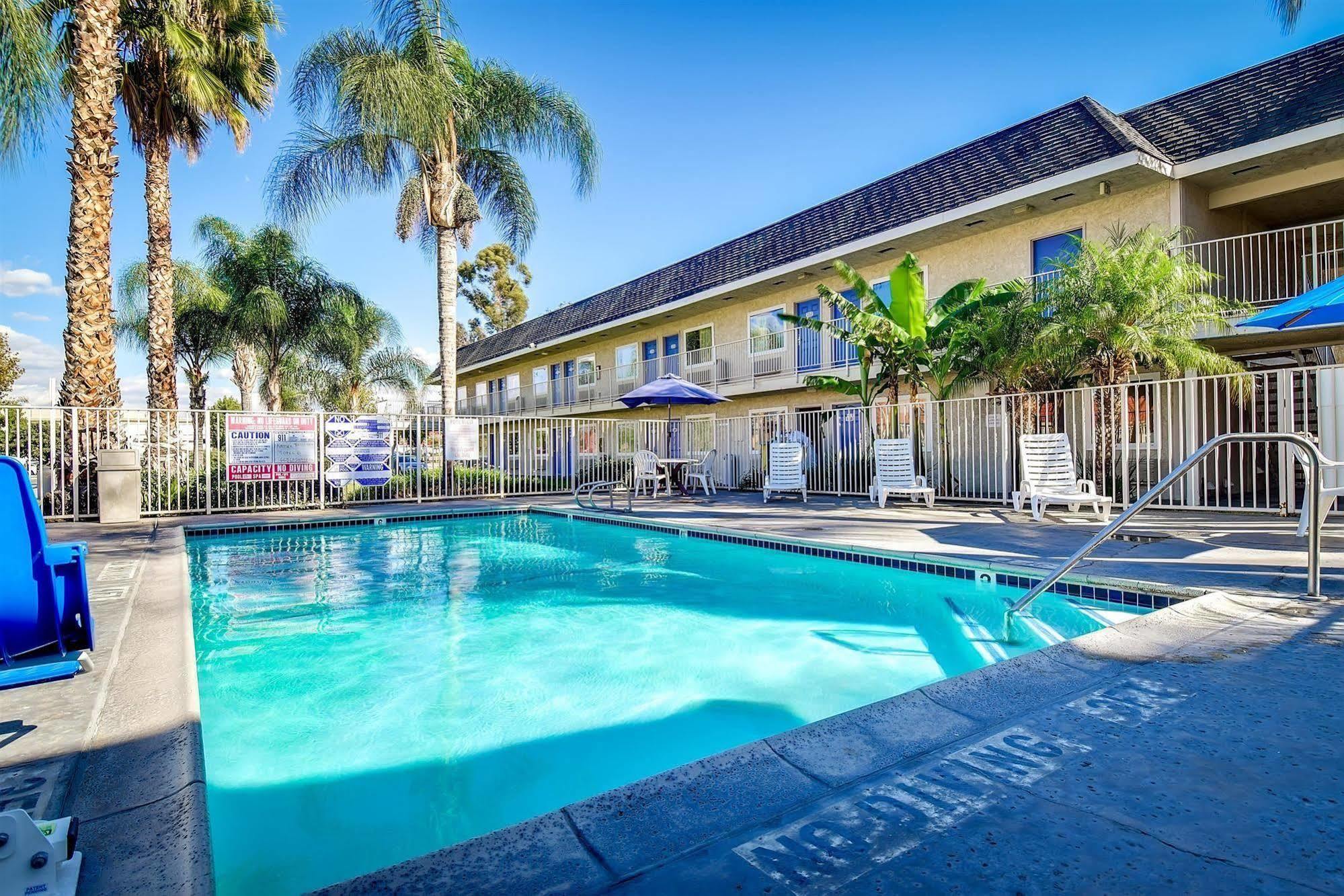 Motel 6-Riverside, Ca - South ภายนอก รูปภาพ